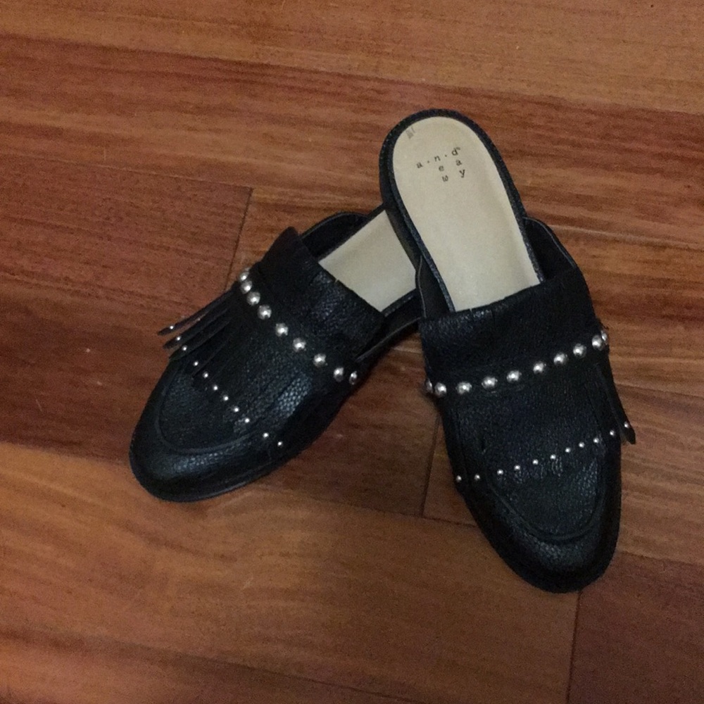 🌸Size 7 1/2 shoes. Brand: a.n.d.e.a. a.y